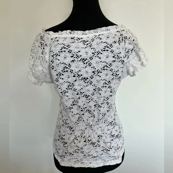 White lace shirt - Picture 3 of 5